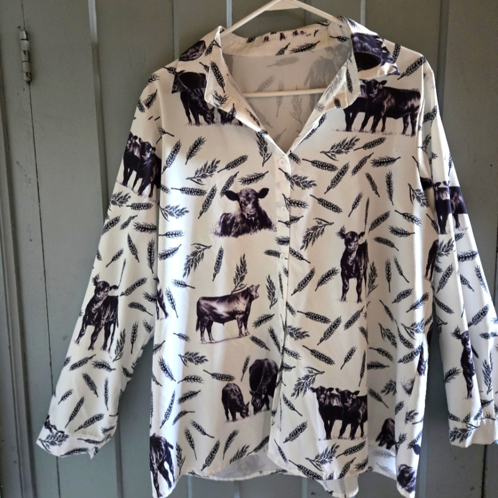Women 1XL COW PRINT blouse